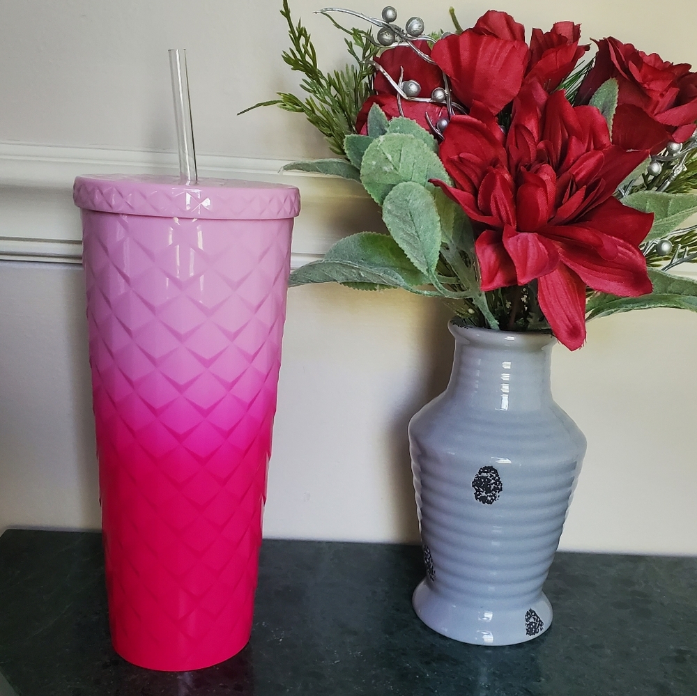 Mainstays 26oz Diamond Scale Textured‎ Plastic Tumbler with Straw, Ombre Pink